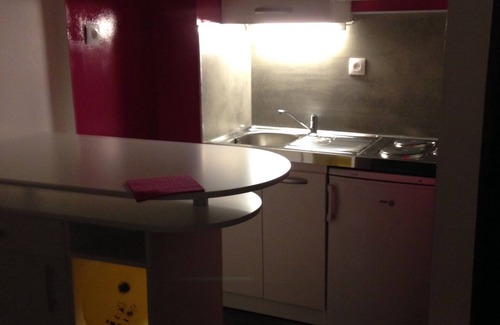 La Petite Motte Apartment | Studio air-conditioned cabin + wifi + private parking