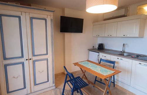 Porto Pozzo House | Studio-apartment mit Pool in Einer Eleganten und Ruhigen Residenz