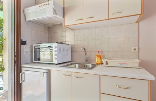 Spanokhorion Apartment | Studio Apartment '3 Adults No 5' with Sea View, Wi-Fi and Air Conditioning