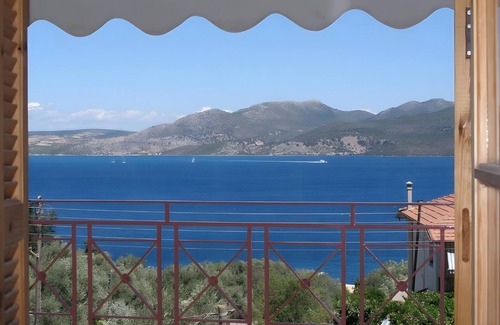 Spanokhorion Apartment | Studio Apartment '3 Adults No 5' with Sea View, Wi-Fi and Air Conditioning