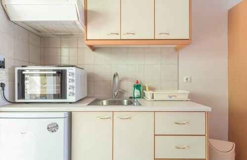 Spanokhorion Apartment | Studio Apartment '3 Adults No 6' with Sea View, Wi-Fi and Air Conditioning