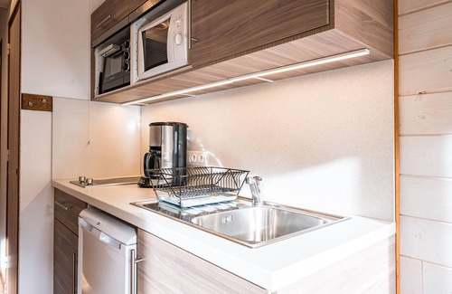 Cohennoz Apartment | Studio Apartment '3 - Le Rodhodendron' with Mountain View, Shared Garden and Wi-Fi