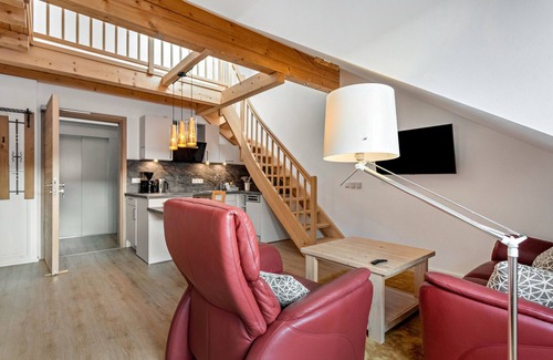 Ebersberg District Apartment | Studio Apartment 'Appartement 11' with Shared Terrace, Shared Garden and Wi-Fi