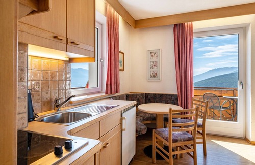 Maranza Apartment | Studio Apartment 'Apt Eisacktal' with Mountain View, Private Terrace and Wi-Fi
