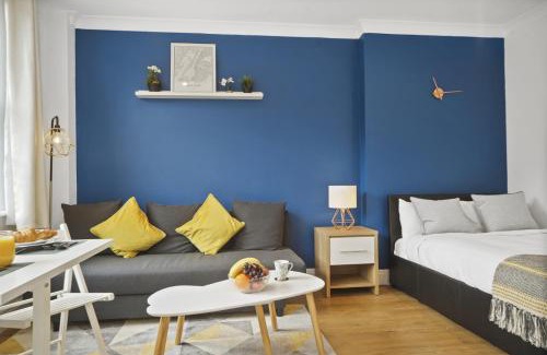 Portsoken Apartment | Studio Apartment by Homely Stays