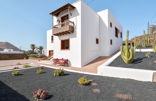 Guatiza Apartment | Studio Apartment Loft la Petite with Wi-Fi, Garden & Terrace; Parking Available