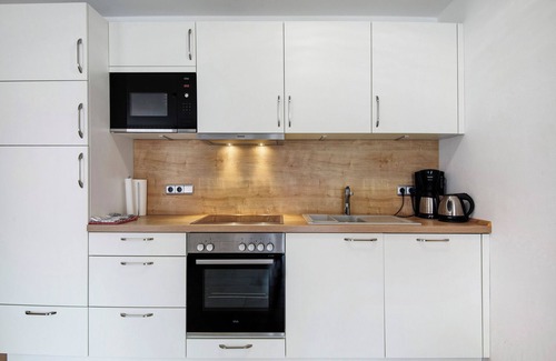 Ihrlerstein Apartment | Studio Apartment 'Mia' with Mountain View, Balcony and Wi-Fi