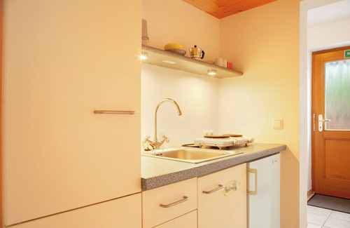 Munchen District Apartment | Studio Apartment 'Time to relax and enjoy nature' with Private Terrace and Garden