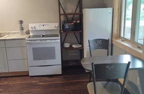 Williamsburg House | Studio Apartment with patio. Casino, Flint Fields Equestrian , State Trails.