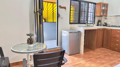 Calleria Apartment | Studio apartment with door to the street and air conditioning