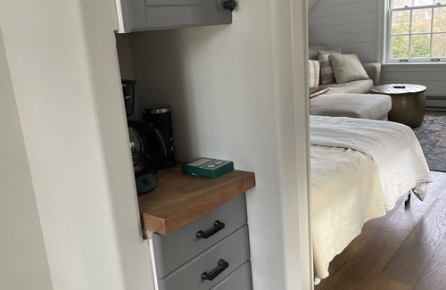 Saint Davids Apartment | Studio Apt located in the heart of Wayne