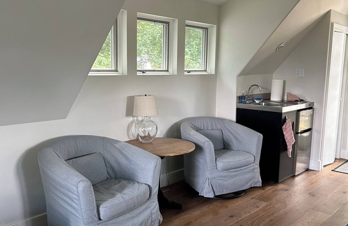 Saint Davids Apartment | Studio Apt located in the heart of Wayne