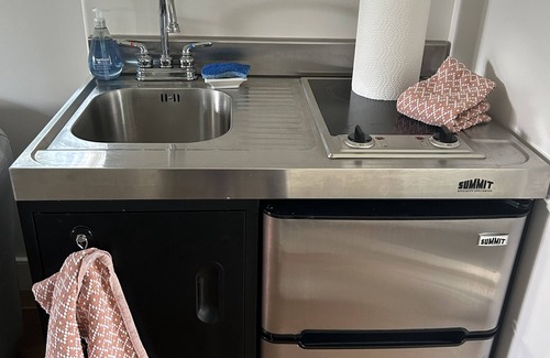 Saint Davids Apartment | Studio Apt located in the heart of Wayne