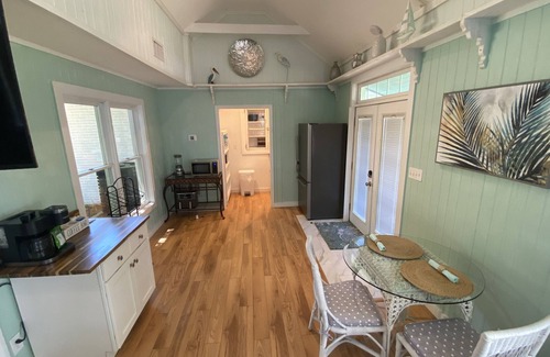 Buxton Apartment | Studio Apt on Soundfront King Bed Huge Walkin Shower