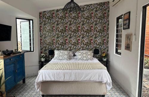 Glenwood Apartment | Studio at 142