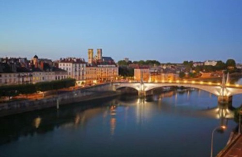 Centre Apartment | Studio avec coin nuit - centre commerçant de Chalon