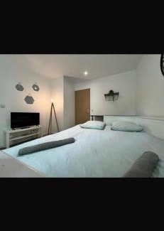 Charleville-Mezieres Apartment | Studio avec terrasse