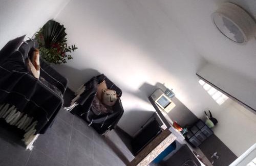 Les Abymes Apartment | Studio avec sa terrasse et son jardinet dans un écrin de verdure