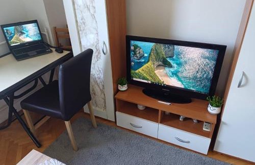 Skopje Region Apartment | Studio Azman