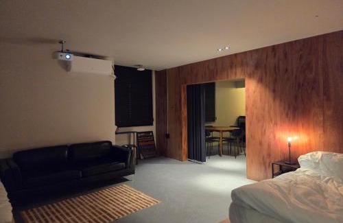 Busanjin Apartment | STUDIO BIS Licensed jeonpo Cafe street King beds 3-min subway