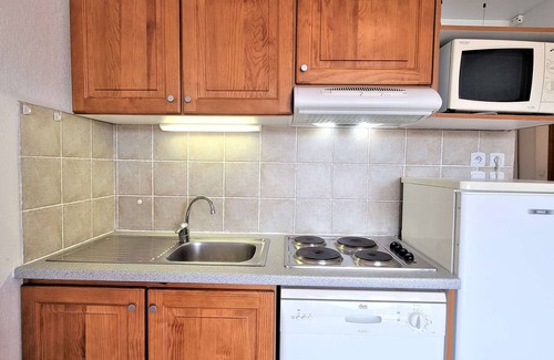 Saint-Etienne-en-Devoluy Apartment | Studio cabin 2 pers, south, balcony, 100m to chairlift, ski locker