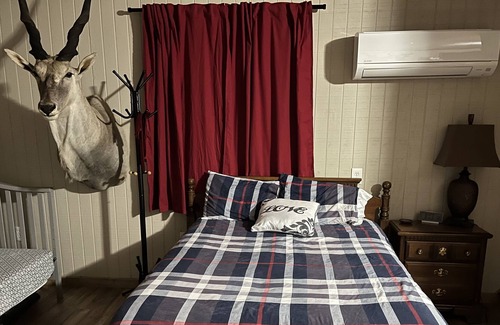 Vicksburg House | Studio Cabin close drive to Grand Gulf, Downtown, and ERDC