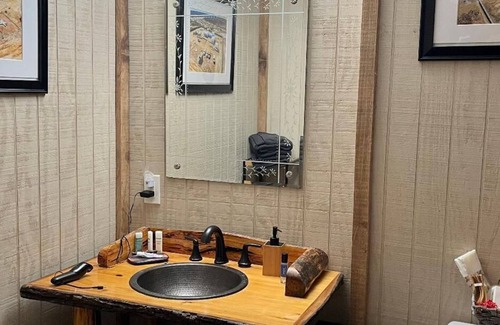 Vicksburg House | Studio Cabin close drive to Grand Gulf, Downtown, and ERDC