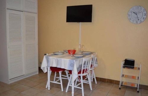 Banyuls-sur-Mer Apartment | Studio cabine à 50m de la plage avec terrasse et lave-linge - FR-1-225C-461