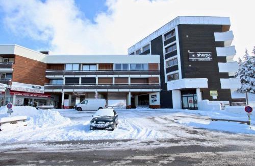 Chamrousse Apartment | Studio cabine 4 pers. à Chamrousse - Centre station et au pied des pistes - FR-1-549-38