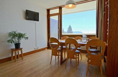 Chamrousse Apartment | Studio cabine 4 pers. à Chamrousse - Centre station et au pied des pistes - FR-1-549-38