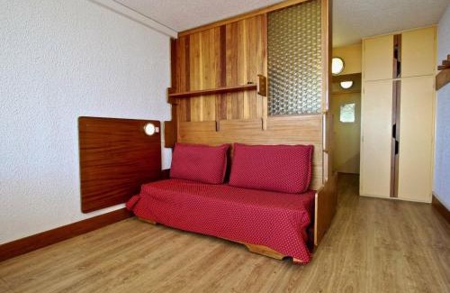 Chamrousse Apartment | Studio cabine 4 pers. à Chamrousse - Centre station et au pied des pistes - FR-1-549-38