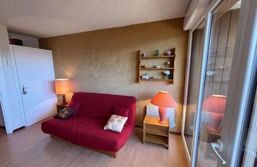 Auris Apartment | Studio cabine au pied des pistes avec balcon et parking gratuit - FR-1-297-348