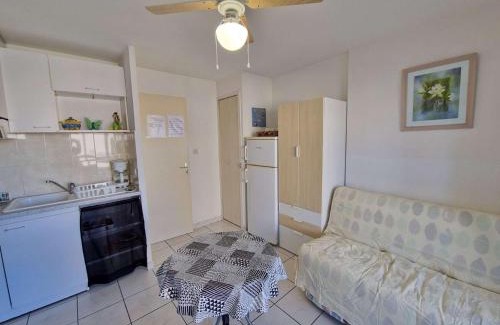 Marseillan Plage Apartment | Studio Cabine avec Piscine, Terrasse et Parking, Proche Commodités - FR-1-387-206