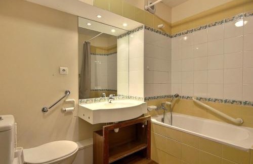 Plagne Soleil Apartment | Studio cabine PMR avec balcon, au pied des pistes et proche commerces - La Plagne Soleil - FR-1-455-124