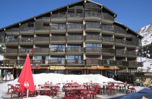 Auris Apartment | Studio cabine rénové, 4 couchages, pied des pistes, parking, balcon sud - FR-1-297-160