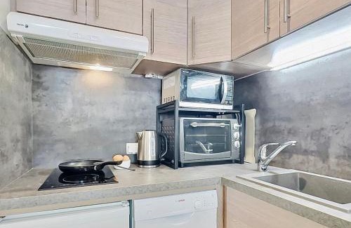 Val-d'Isere Apartment | Studio cabine rénové, 4 pers, proche centre et pistes, parking, wifi - FR-1-411-690