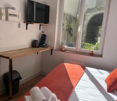 Downtown Angers Apartment | STUDIO CENTRE VILLE ANGERS RDC - 2 personnes