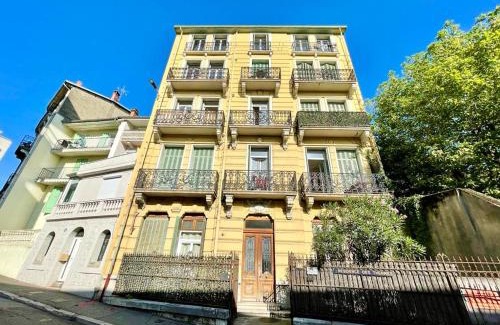Aix-les-Bains City Center Apartment | Studio centre ville avec ascenseur 3min des thermes
