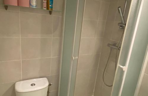Aix-les-Bains City Center Apartment | Studio centre ville avec ascenseur 3min des thermes