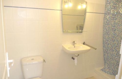 Marseillan Plage Apartment | Studio Charmant à 2 Pas de la Plage avec Terrasse et Parking - FR-1-387-124