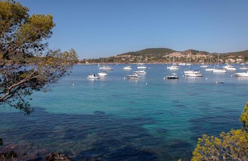 Saint-Raphael Apartment | Studio Climatisé - Plage à 50m - Central - WiFi Gratuit - FR-1-466A-39
