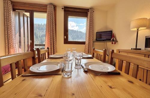 Notre-Dame-de-Bellecombe Apartment | Studio cosy à Notre-Dame-de-Bellecombe, proche des pistes et commerces - 4 pers, balcon, parking - FR-1-595-25