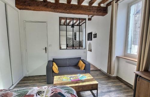 Mennecy Apartment | Studio Colonial Checkpoint 2 étoiles Mennecy Netflix Fibre