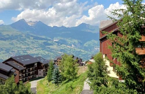 Vallandry Apartment | Studio confortable proche des pistes, balcon, TV et casier à skis - FR-1-411-115