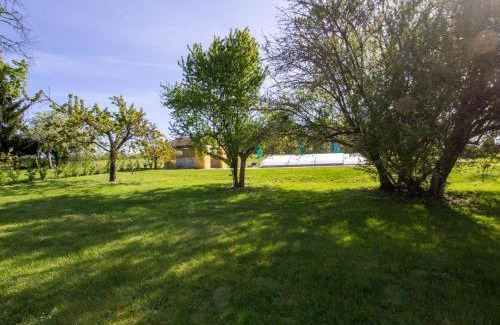 Naussannes Apartment | Studio cosy avec piscine partagée et étang privé, proche Bergerac et sites touristiques du Périgord - FR-1-616-207