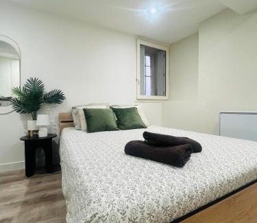 Tournon-sur-Rhone Apartment | Studio Cosy dans le centre historique de Tournon sur Rhône