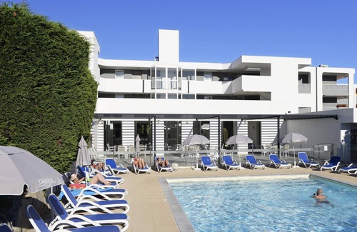 Balaruc-les-Bains Apartment | Studio Cosy avec piscine extérieure