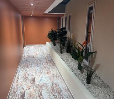 Saint-Bonnet-de-Mure Apartment | Studio Cosy Le Cocon au calme