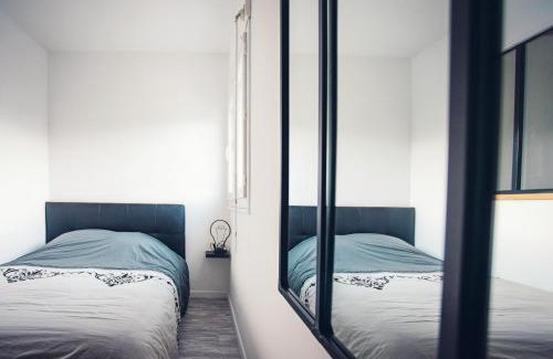 Moriani-Plage Apartment | Studio cosy les pieds dans l'eau, climatisé, Parking privé, Vue montagne