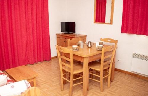 Puy-Saint-Vincent Apartment | Studio cosy pour 4 avec balcon et cuisine équipée à Puy-Saint-Vincent - FR-1-504-303